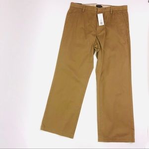 Men’s brushed twill flat front relax fit chinos